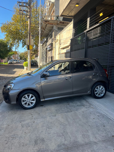 Toyota Etios XLS 1.5 6M/T SEDAN