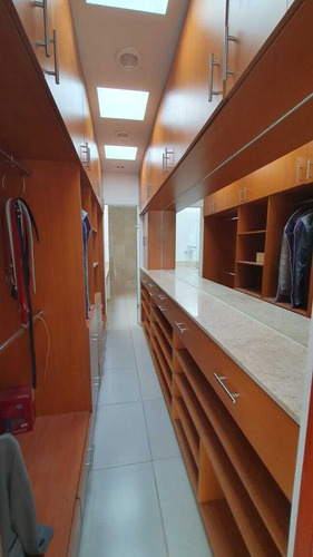 Casa En Venta En Paseos Del Bosque, 3 Recámaras, 2.5 Baños, Gran Ubicación !!