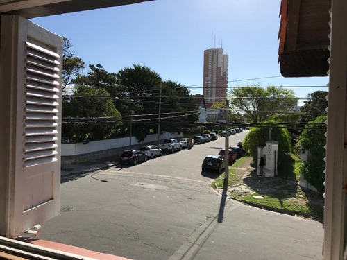 Imagen 14 de 17 de Chalet Cuatro Ambientes Con Dependencia De Servicio