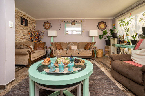 Acogedora Casa En Sector Residencial De Ciudad Del...