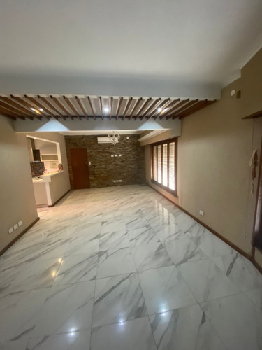 Casa En Venta En Remedios De Escalada Oeste