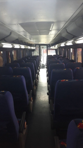 Imagem 8 de 13 de Mercedes Viaggio 1050