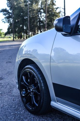 Imagen 17 de 23 de Renault Sandero 2017 2.0 Rs 145cv