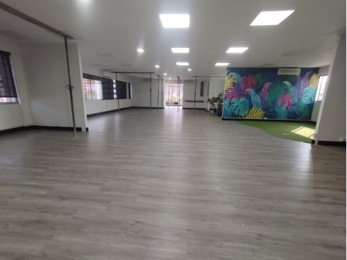 Oficina En Arriendo Medellín Sector Poblado