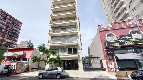 Excelente Cochera Cubierta En Planta Baja Sobre Av. Maipu - Venta - Olivos
