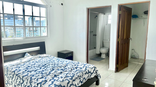 Apartamento Con Línea Blanca En Alquiler En Gazcue, Santo Do