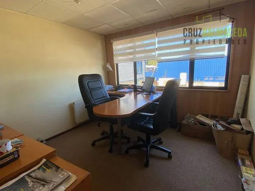 Oficinas Y Bodegas En Terreno Urbano, A Orilla De Ruta 5 Sur