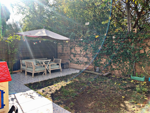 Casa En Arriendo De 4 Dorm. En Las Condes