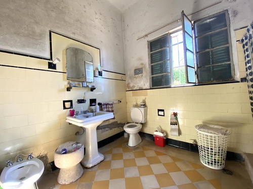 Imagen 15 de 30 de Casa De 5 Dormitorios A Reciclar En Venta Roldan Ideal Proyecto