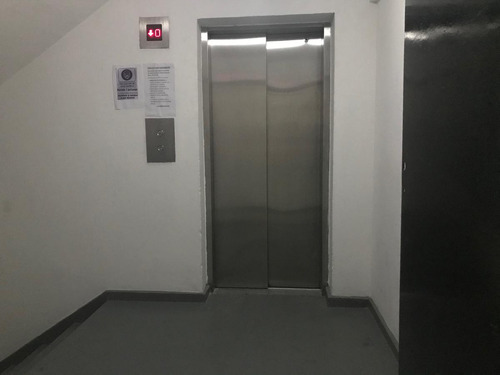 Excelente Oficina En Alquiler En Zona Plaza San Martín