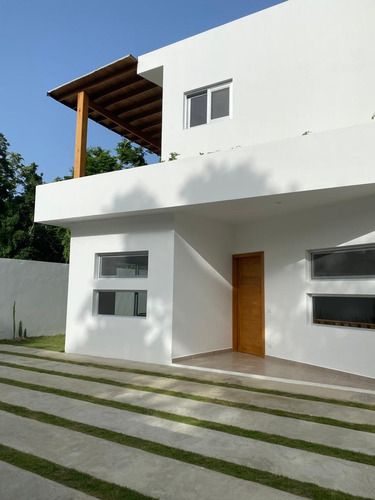 ¡oportunidad Única En Venta! Villa Moderna A 600 Metros De La Playa Las Ballenas (las Terrenas)