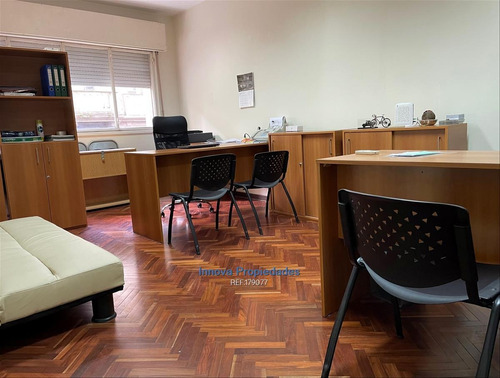 Venta Oficinas En Ciudad Vieja