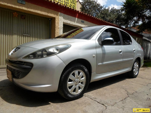 Peugeot 207 1.4 Compact Sedan Mt