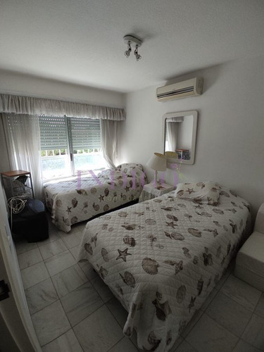 Imagen 9 de 10 de Apartamento De 3 Dormitorios, Con Excelente Vista A La Playa Mansa, Full Amenities. - Punta Del Este Mansa