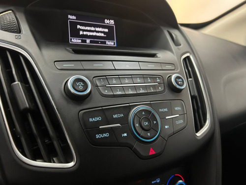 Ford Focus 2.0 SE PLUS 16V FLEX 4P POWERSHIFT