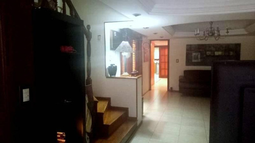 Casa En Venta 5 Ambientes En Lanús Este