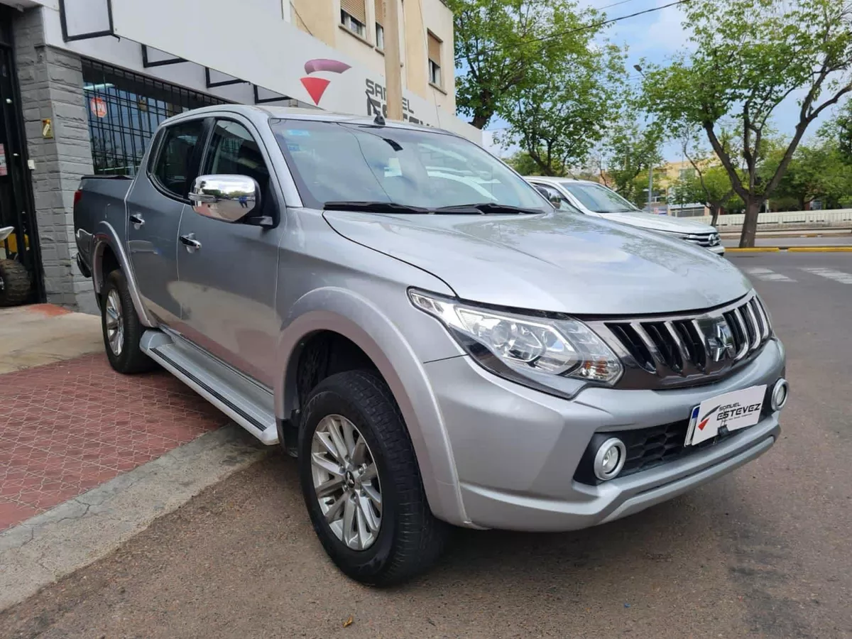 Mitsubishi L200 2.4 Di-d High Power 181cv Cuero