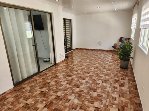 Imagen 11 de 25 de Hermosa Casa Remodelada - 143mts2. 3d + 3b. 2 Pisos. Terraza
