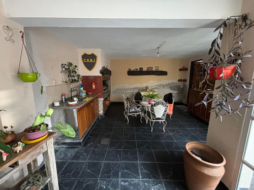 Venta Casa 2 Plantas - B°920vv. - Catamarca