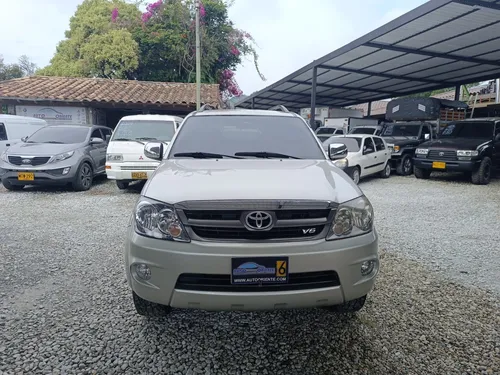 Toyota Fortuner 4.0 Sr5