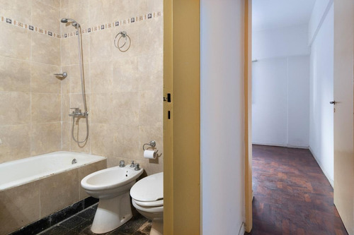 Imagen 10 de 19 de 3 Amb. Al Frente Con Patio. Apto Profesional.