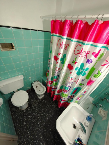 Venta Departamento 2 Ambientes Flores 1er Piso Por Escalera