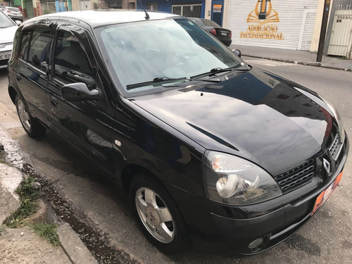 Renault - Clio Privilege 1.0 - 2004