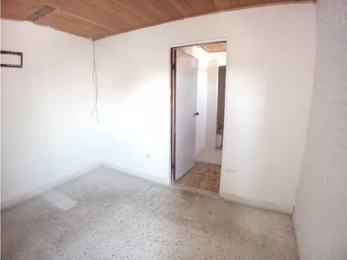 Vendo Casa De Dos Niveles En Los Nogales.