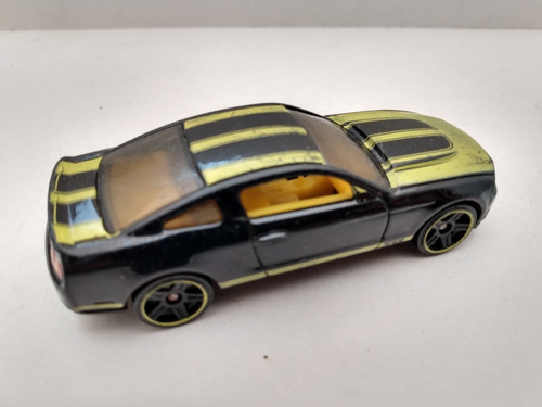 Auto Hot Wheels 2010 Ford Mustang Gt