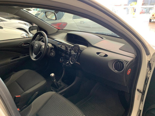 Imagem 4 de 8 de Toyota Etios 2020 1.5 X Plus 16v Flex 4p Manual