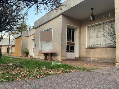 Imagen 3 de 20 de En Venta Casa, Muy Buena Ubicación, A Metros Del Colegio Padre Respuela (junín-bs As)