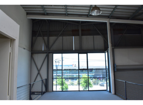 Arriendo Bodega 425,3 M2 + 69,24 M2 De Altillo, Av. La Monta