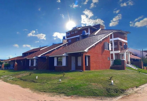 Imagen 1 de 8 de Dos Duplex A Una Cuadra Del Mar !!
