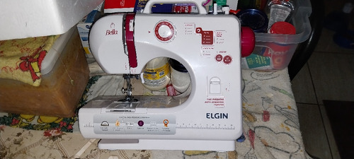 Máquina De Costura Singer 6 Pontos Linda Pro Seu Trabalho.