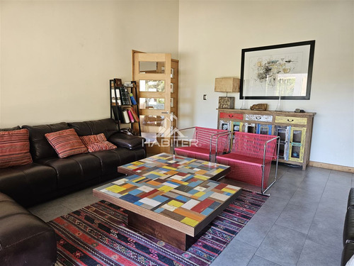 Casa En Venta De 4 Dorm. En Talca