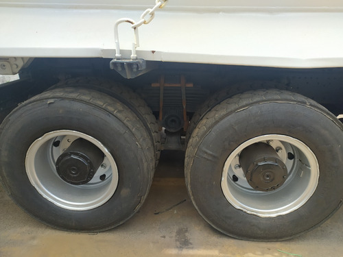 Axor 4144 = Caçamba 6x4