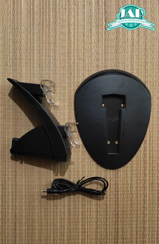 Base Cargador Doble Para Controles Xbox One Radioshack (Usado)