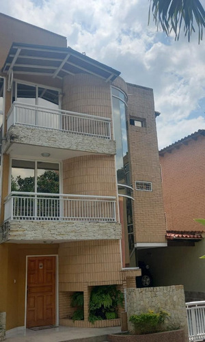 Townhouse En Urbanización Milagro Villas