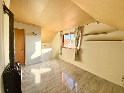 Oportunidad: Arriendo Casa 3d/2b + Servicio, Est. Techado