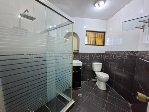 Townhouse En Venta En Conjunto Residencial Las Carolinas Turmero 25-795 Gjg