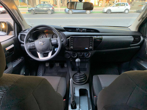 Imagen 6 de 13 de Toyota Hilux 2023 2.4 Cd Dx 150cv 4x2