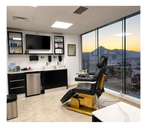 Arriendo Elegante Oficina Para Centro De Belleza Integral.-