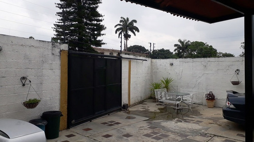 Imagen 9 de 9 de Venta Casa Urb. Lomas Del Este, Valencia