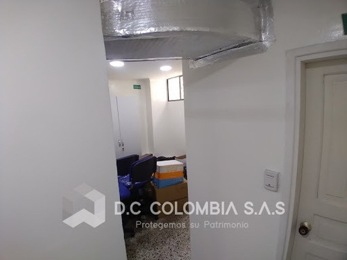 Imagen 10 de 18 de Consultorios En Venta Alcazares 815-2759