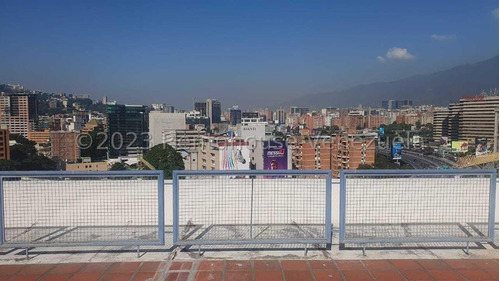 Apartamento En Alquiler En Lomas De Las Mercedes. Rl