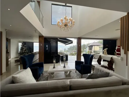 Casa Para La Venta En Medellín Las Palmas Parte Baja