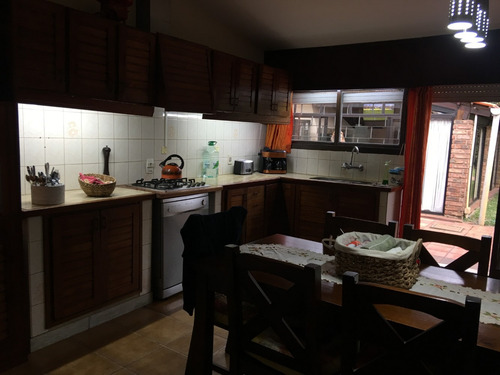 Imagen 8 de 29 de Casa De 5 Dormitorios En Salinas