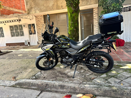 Moto Arizona 2025 En Perfecto Estado, Lista Para Traspaso...
