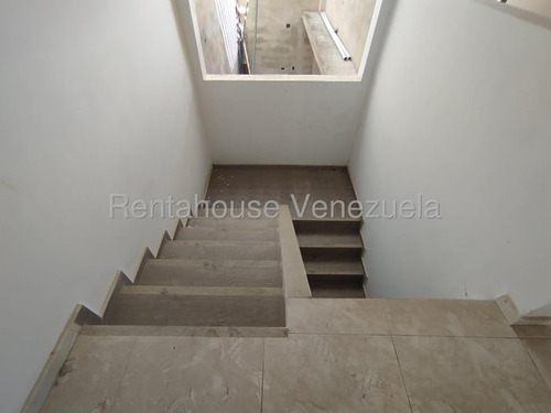 Jv Vende ¡invierte En Tu Futuro Familiar Con Esta Casa Con Potencial De Crecimiento Y Amplios Espacios! Ideal Para Familias Que Buscan Un Hogar Para Toda La Vida. 26-300 Jul4