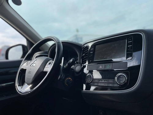 Imagem 12 de 15 de Mitsubishi Outlander 2.0 16v Gasolina 4p Automático
